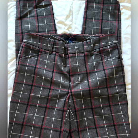 Tommy Hilfiger Pants - Tommy Hilfiger Sliming Plaid Skinny Pants Gray and Red Size 0